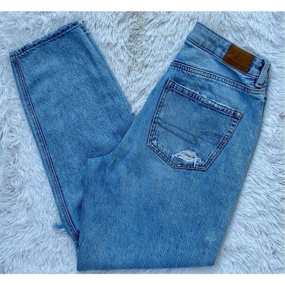 American Eagle SZ 6 Factory Distressed High Waisted Mom Jeans - Picture 10 of 11